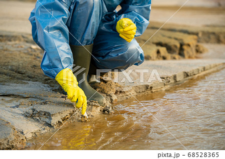 汚い川 水質汚染の写真素材