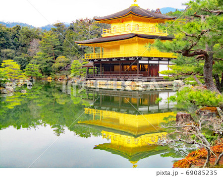 鳳凰像 金閣寺 鳳凰の写真素材