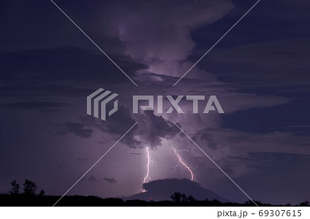 落雷の写真素材