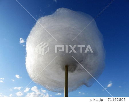 青空 雲 綿菓子 わたがし雲の写真素材 - PIXTA