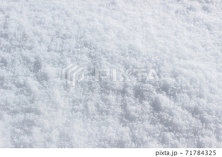 雪 積雪 冬 地面の写真素材