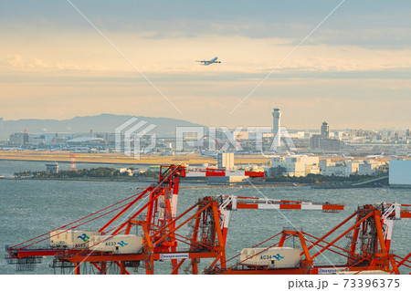 羽田空港誘導灯の写真素材 Pixta