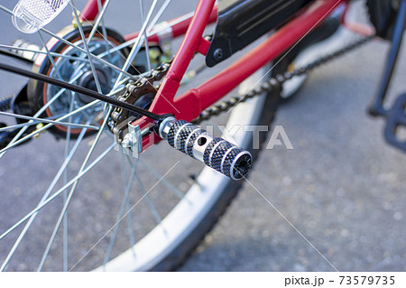 二人乗り自転車 自転車 二人乗り 黒の写真素材