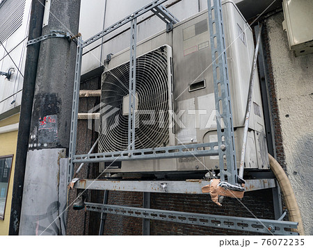 室外機 空調 レトロ 古いの写真素材