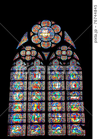 ノートルダム大聖堂 ステンドグラスの写真素材 - PIXTA