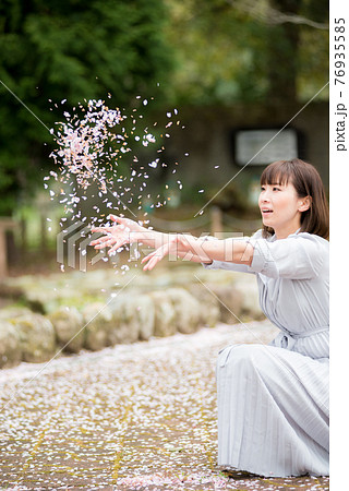 花を散らすの写真素材 花を散らすの写真素材
