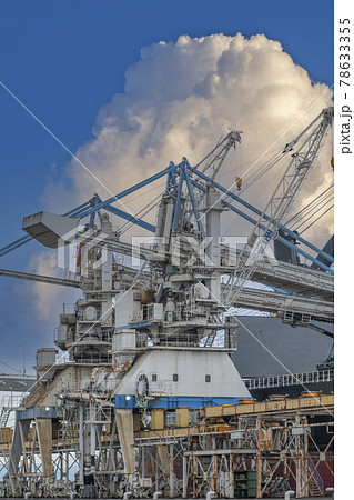 スチームパンク 工場の写真素材