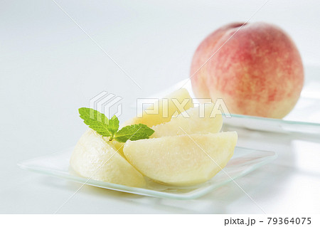 丸い食べ物の写真素材