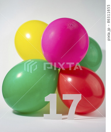 17 数字 バルーン 風船の写真素材 - PIXTA
