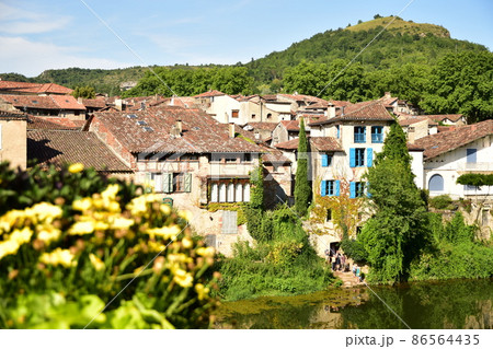 南仏 フランス 田舎 田舎道の写真素材