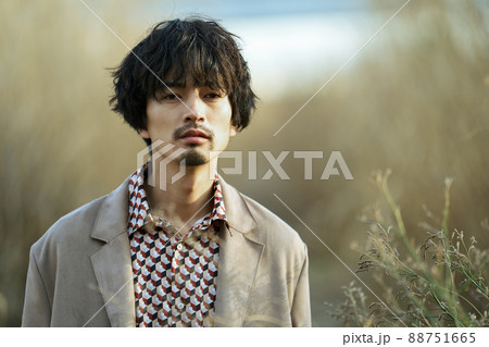 人物 ポーズ モデル 男性の写真素材 人物 ポーズ モデル 男性の写真素材