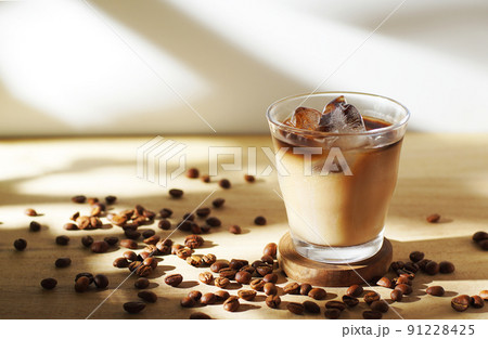 アイスカフェラテの写真素材 - PIXTA