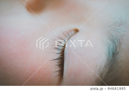 まつ毛 子供 男の子 長いの写真素材 まつ毛 子供 男の子 長いの写真素材
