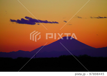 富士山 あかね雲 夕景 風景の写真素材 - PIXTA