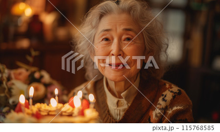 おばあちゃん 誕生日 ケーキ 祖母のイラスト素材 - PIXTA