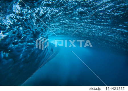 波 渦巻き 渦 海の写真素材 - PIXTA