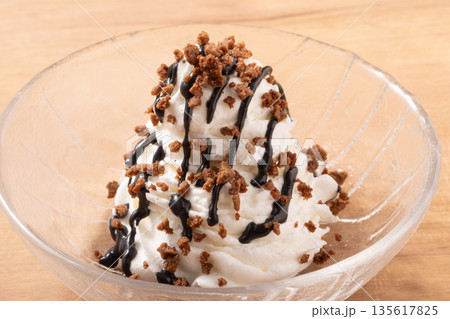 チョコソース 皿の写真素材 - PIXTA