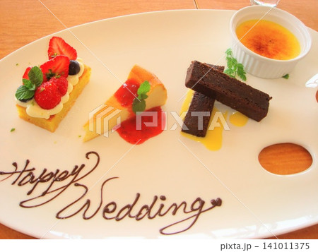 HAPPYWEDDINGの写真素材 - PIXTA